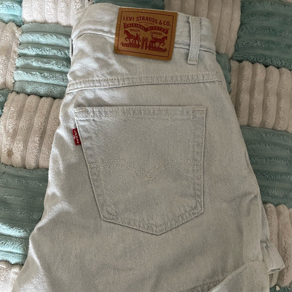 Levi's Light Wash A-Line Mom Shorts